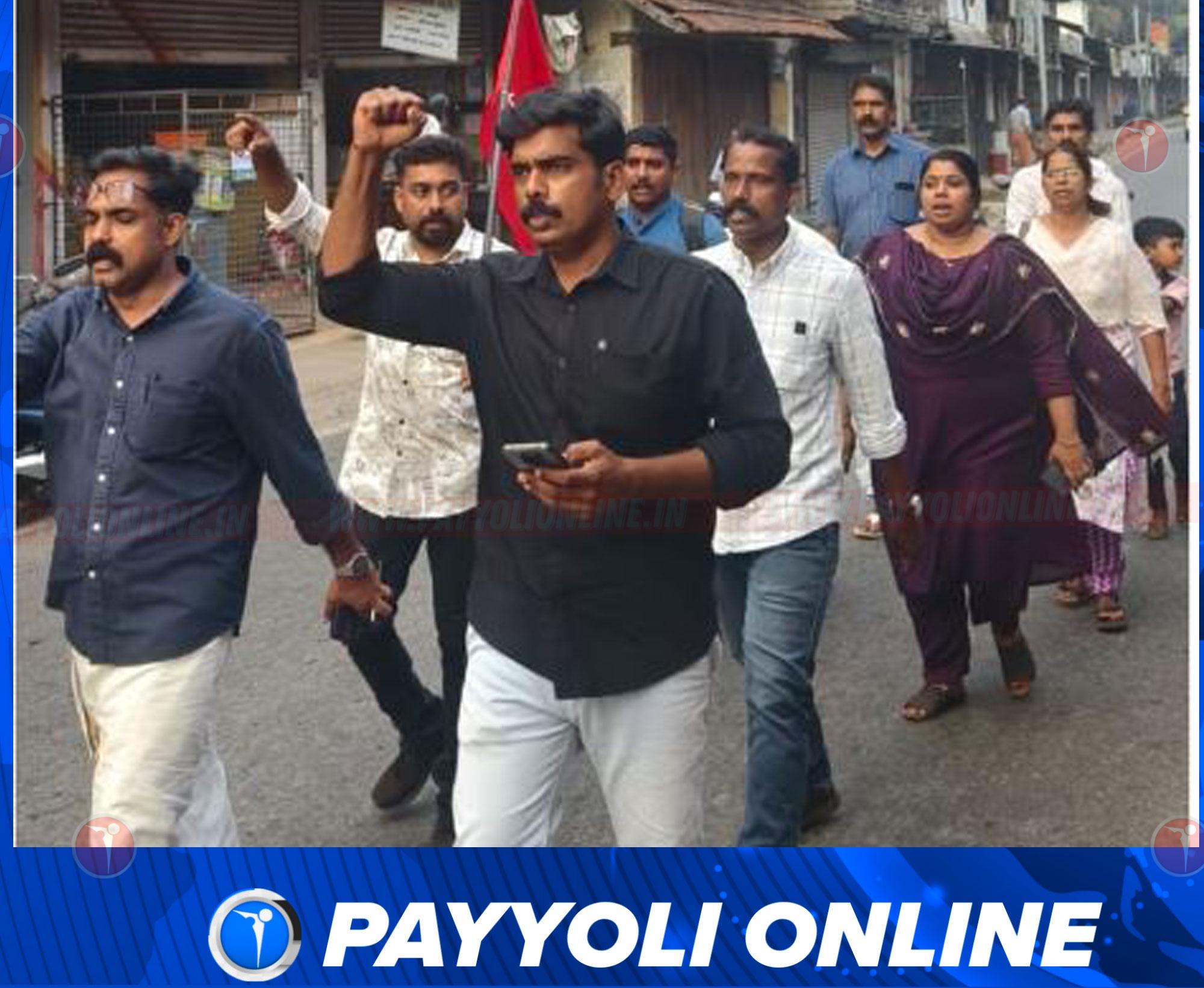 എയ്ഡഡ് സ്കൂൾ അധ്യാപകർക്ക് നിയമനാംഗീകാരം; തുറയൂരിൽ കെ.എസ്.ടി.എ യുടെ ആഹ്ലാദ പ്രകടനം