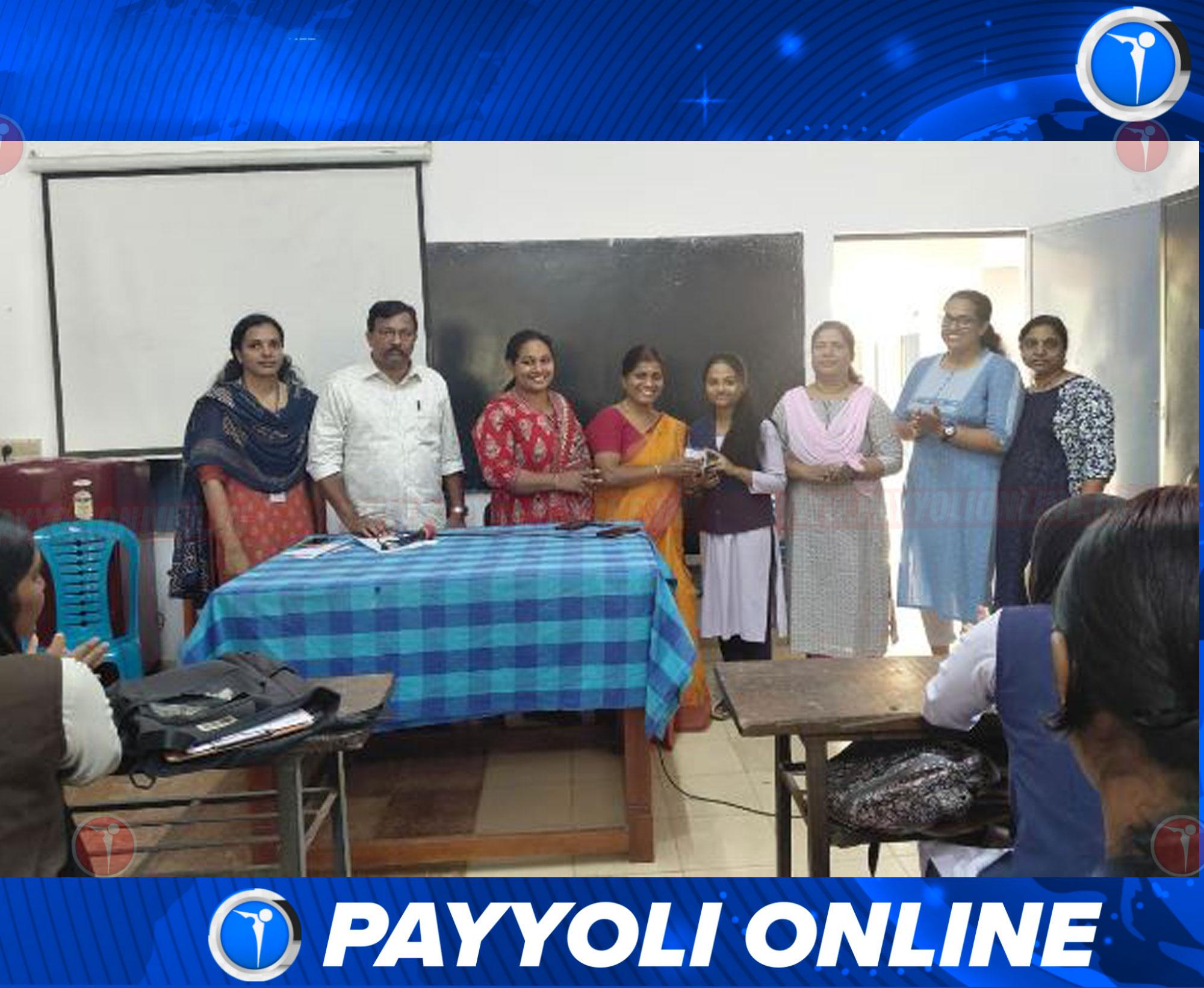 തിക്കോടിയൻ സ്മാരക ജി.വി.എച്ച്.എസ്.എസ്സിലെ വിദ്യാർത്ഥിനികൾക്ക് പരിസ്ഥിതി സൗഹൃദ ആർത്തവ ശുചിത്വ ഉപാധികൾ കൈമാറി ഹരിത കേരള മിഷൻ