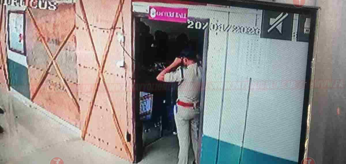 കോഴിക്കോട് സ്ട്രോങ്ങ് റൂം തുറന്നെന്ന് കോൺഗ്രസ്; ആരോപണം തള്ളി അധികൃതർ, തുറന്നത് പോളിംഗ് രേഖകൾ സൂക്ഷിച്ച മുറിയെന്ന് വിശദീകരണം